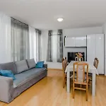 公寓 2 Bedroom Gorgeous Apartment In Petrcane *