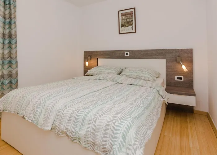 2 Bedroom In Apartament Petrčane
